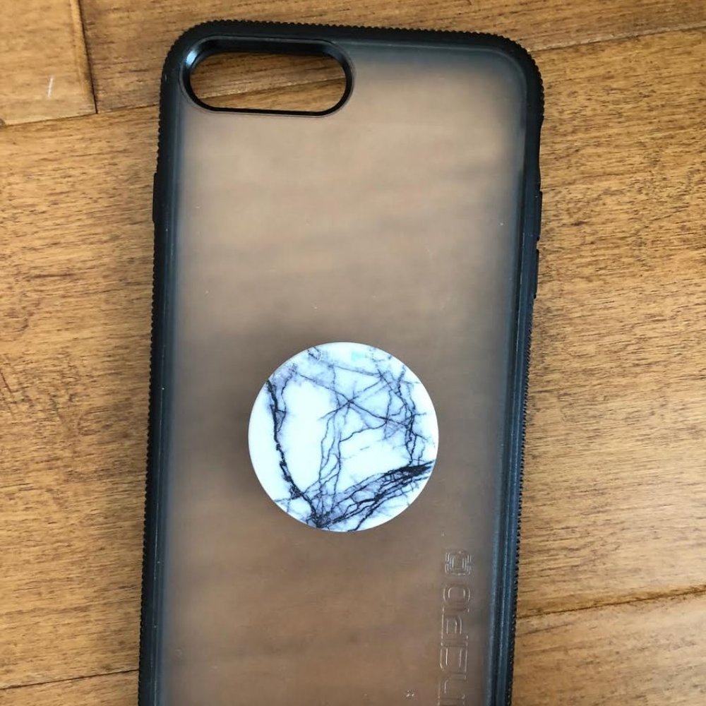 INCIPIO iPhone Case with Marble Pop Socket